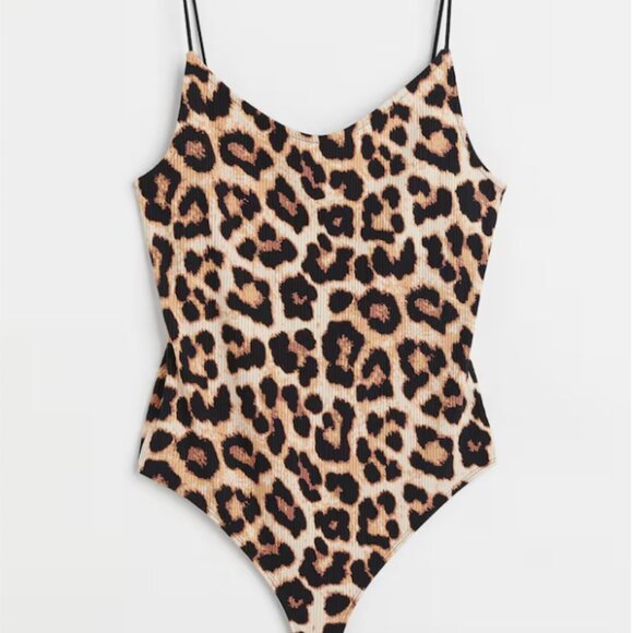 ✨3/$30 NWT H&M Ribbed Leopard Print Thong Bodysuit - Picture 1 of 6